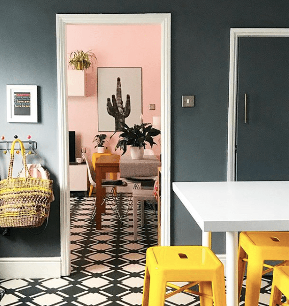 Yellow_stools_in_Love_Chic_Living_Kitchen