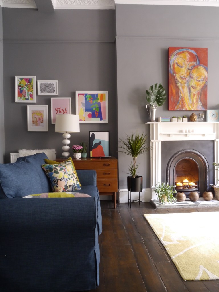 Liznylon_gallery_wallpulling_the_blues_together