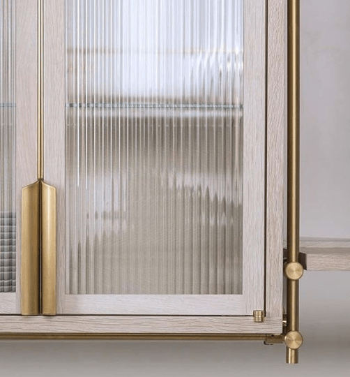 Amuneal_kitchen_cabinet_brass_and_reeded_glass_closeup