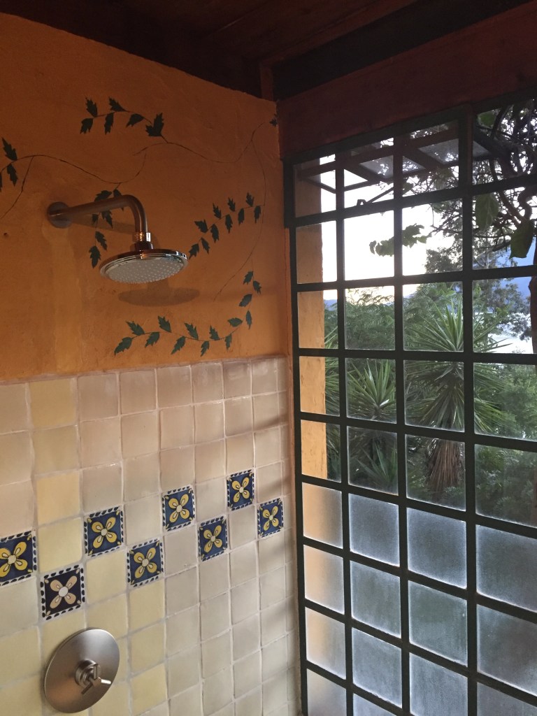 Casa_Palopo_In_Guatemala_Shower