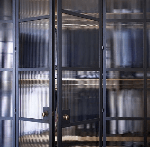 Wall_in_reeded_glass_in_Industrial_style_by_PlainEnglish_in_the_UK