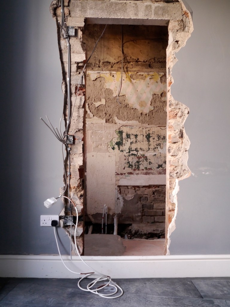Liznylon_during_renovation_new_doorway_to_bathroom