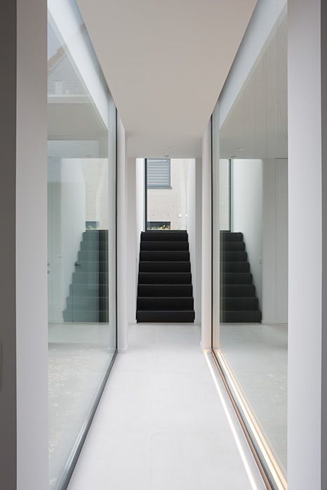 Het_Atelier_Interiors_double_mirror_glam_hallway