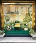 De_Gournay_window_with_hand_painted_wallpaper_in_Paris