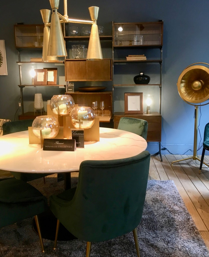 Liznylon_visits_Flamant_Paris_showroom_traditional_modern