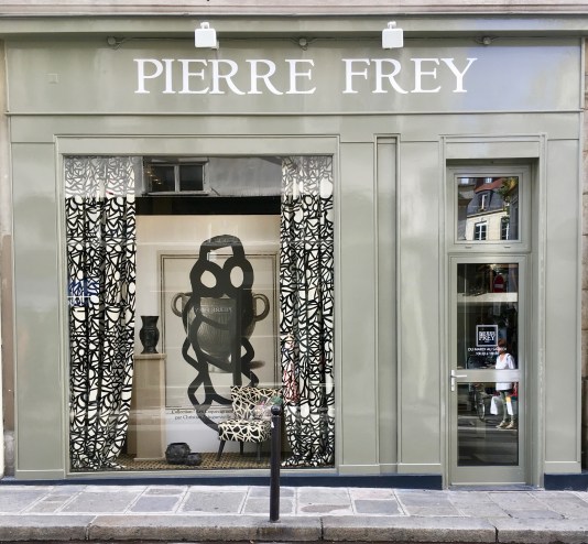 Liznylon_visits_Pierre_Frey_Paris