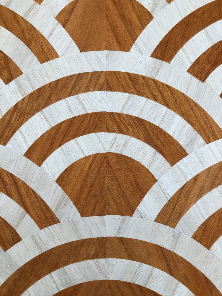 Arte_Moooi_Tokyo_Blue_Wallpaper_LuckyO_design_in_Birch_and_Gold