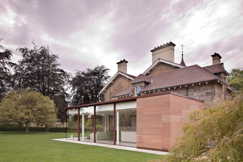 Archer-Braun-Edinburgh-Pavilion-Back