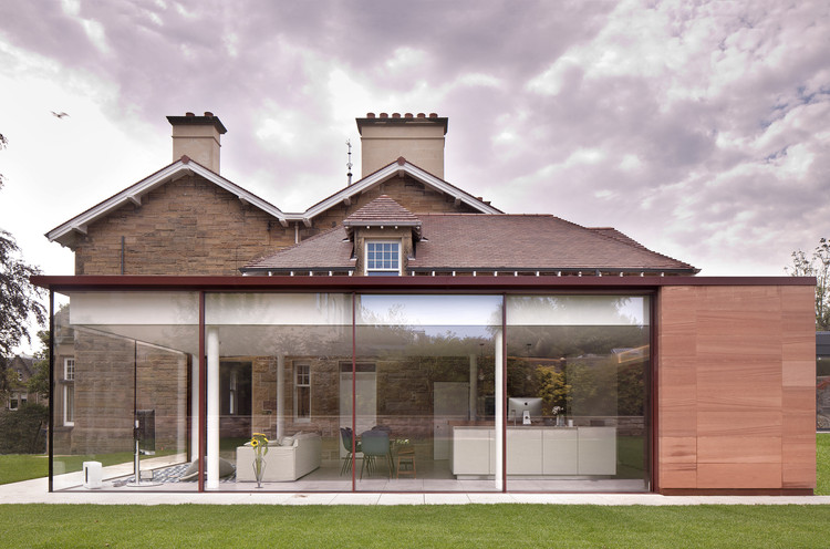 archer-braun-edinburgh-pavilion-side